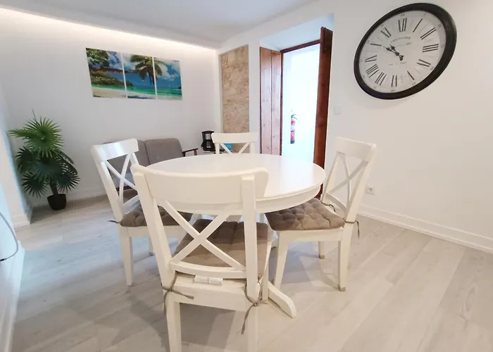 Center Quiet Apartment-lapa 2 Bathroom דירה ליסבון